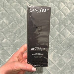 - New in packaging Lancôme Génifique Youth Activating Concentrate